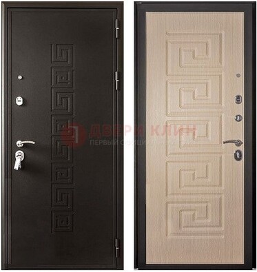 Коричневая стальная дверь с порошковым напылением с дизайном ДП-37 в Электрогорске