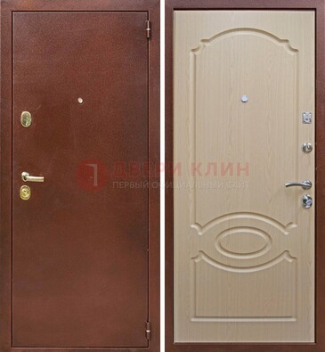 Коричневая металлическая дверь с порошковым окрасом ДП-76 в Оренбурге