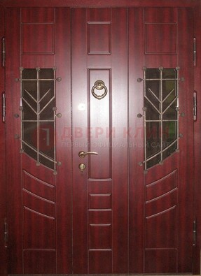 Парадная дверь со вставками из стекла и ковки ДПР-34 в загородный дом в Оренбурге