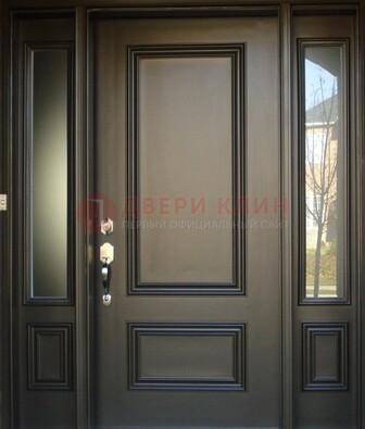 Парадная дверь с отделкой массив ДПР-65 в загородный дом в Севастополе
