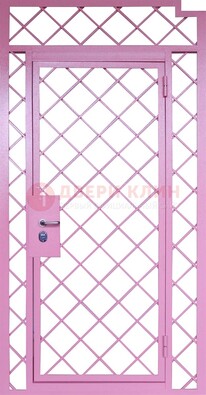 Розовая металлическая решетчатая дверь ДР-15 в Оренбурге