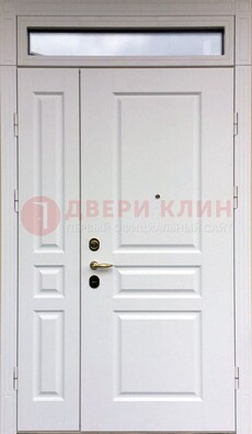 Белая двухстворчатая металлическая дверь со стеклом ДС-63 в Оренбурге