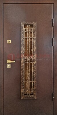 Металлическая дверь с порошковым напылением со стеклом и ковкой ДСК-110 в Оренбурге
