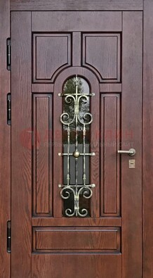 Cтальная дверь со стеклом и ковкой в коричневом цвете ДСК-119 в Оренбурге