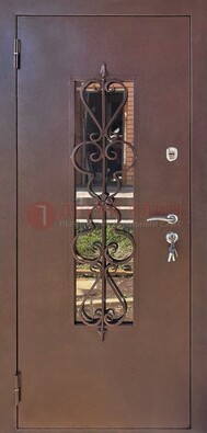 Коричневая железная дверь Порошок со стеклом и ковкой ДСК-219 в Оренбурге