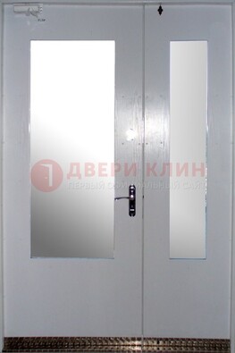 Белая  тамбурная дверь со стеклянными вставками ДТМ-18 в Оренбурге