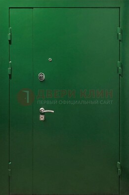 Зеленая распашная тамбурная дверь Порошок ДТМ-47 в Оренбурге