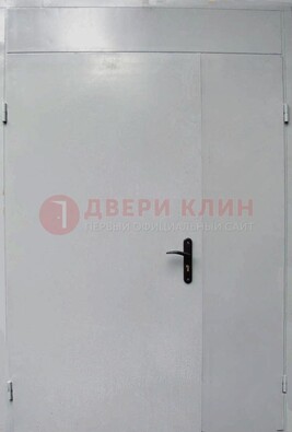 Белая металлическая тамбурная дверь ДТМ-5 в Оренбурге
