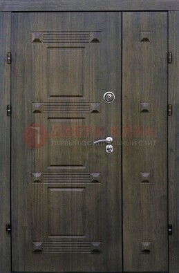 Железная двухстворчатая филенчатая дверь с виноритом ДВТ-143 в Оренбурге