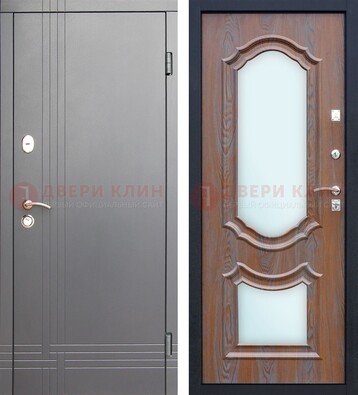 Серая входная дверь со светлой МДФ и зеркалами внутри ДЗ-77 в Оренбурге